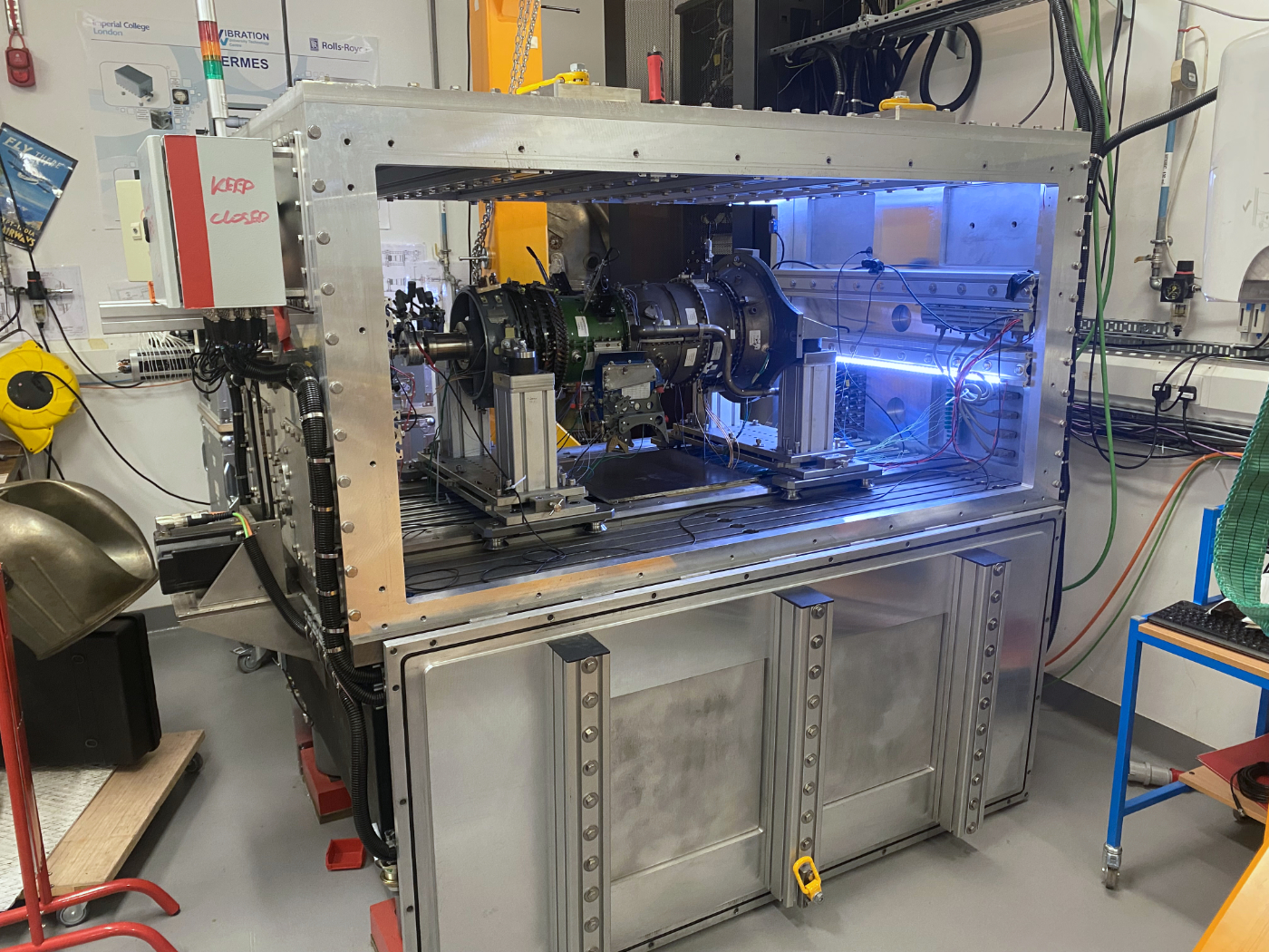 HERMES jet engine vibration experiment